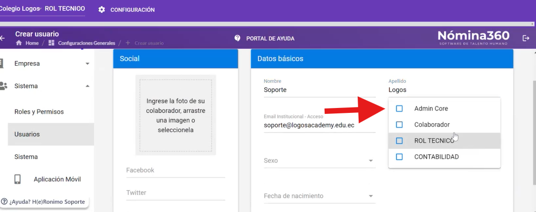 Formulario de datos del nuevo usuario con el campo Rol